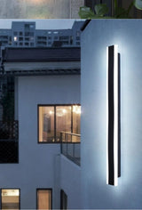 Lampa ścienna w paski