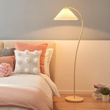 Plisowana lampa podłogowa Crescini