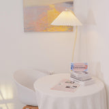 Plisowana lampa podłogowa Crescini