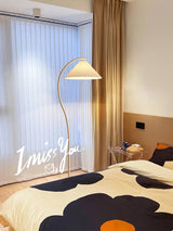 Plisowana lampa podłogowa Crescini