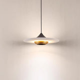 Lampa Med Flygande Tefat I Marmor