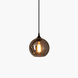 Lampa wisząca w kształcie butelki
