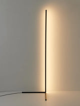 Minimalistyczna lampa podłogowa LED