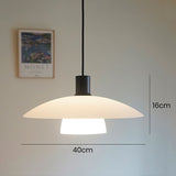Minimalistisk Taklampa Av Vitmålat Glas