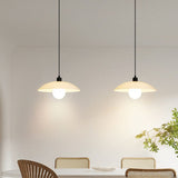Minimalistisk Taklampa Av Vitmålat Glas