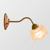 Vintage Vägglampa I Koppar Med Blomblad Av Glas