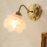 Vintage Vägglampa I Koppar Med Blomblad Av Glas