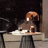 Nowoczesna lampa stołowa z grzybem