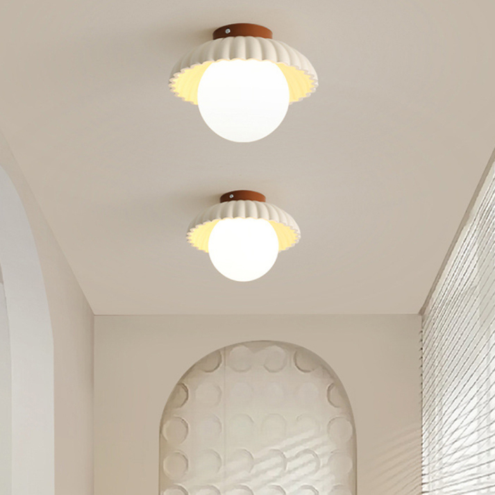 Żelazna lampa sufitowa do korytarza