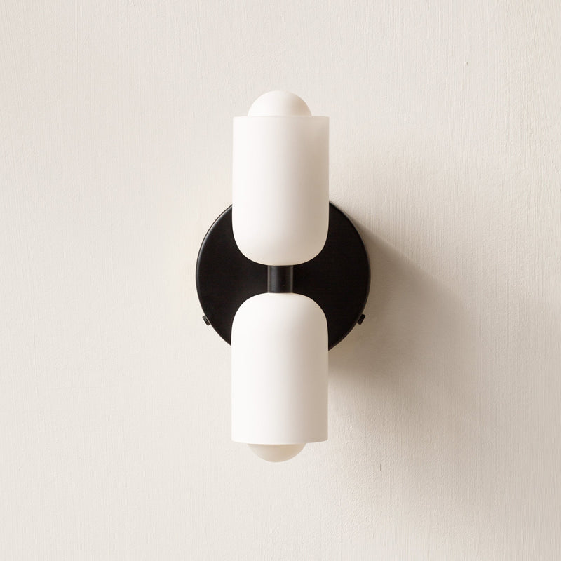Elegancka akrylowa lampa ścienna góra-dół
