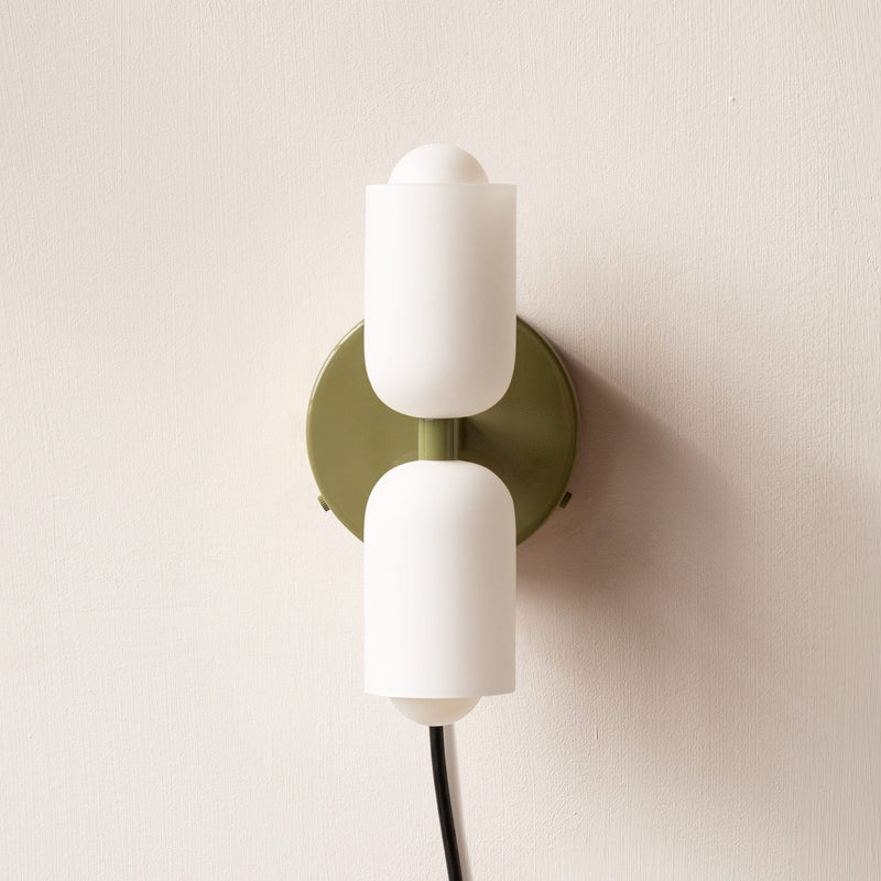 Elegancka akrylowa lampa ścienna góra-dół