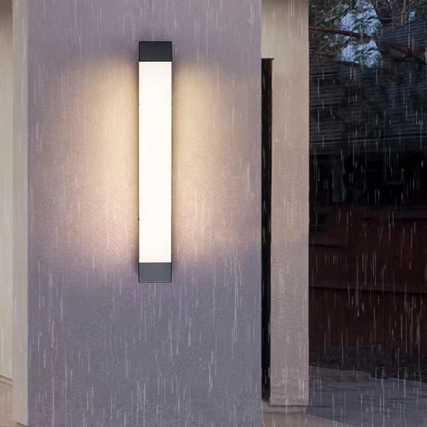 Liniowa lampa ścienna do zastosowań zewnętrznych