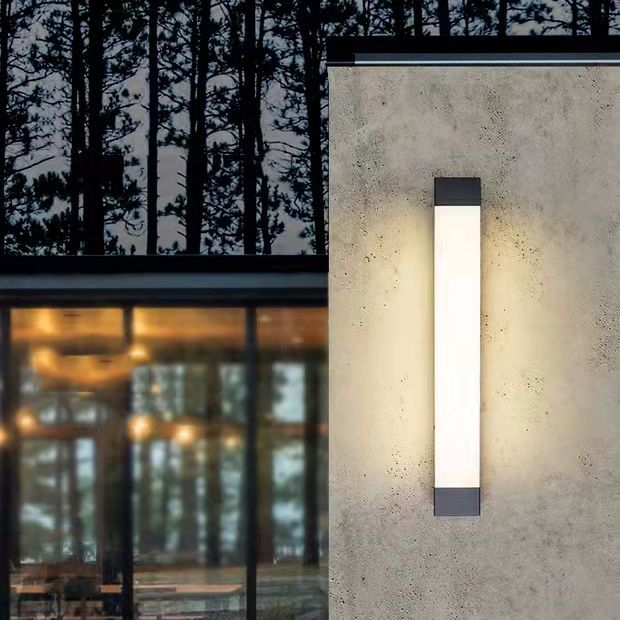 Liniowa lampa ścienna do zastosowań zewnętrznych