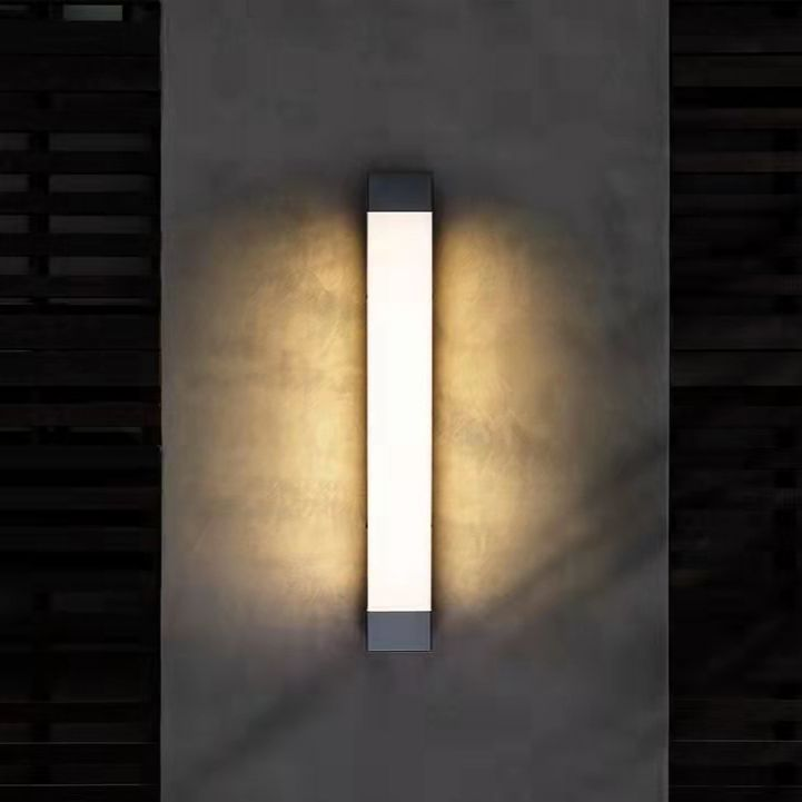 Liniowa lampa ścienna do zastosowań zewnętrznych
