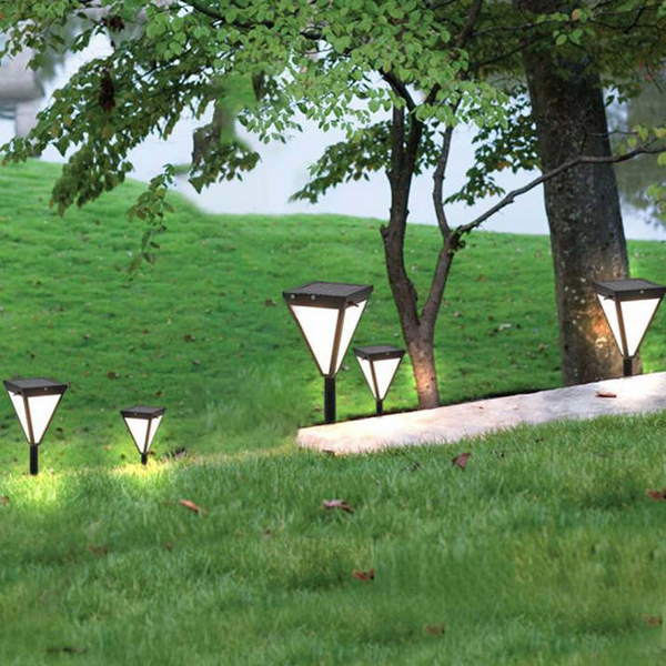 Zewnętrzna lampa LED Orr o nowoczesnym designie, metalowo-akrylowa, czarna