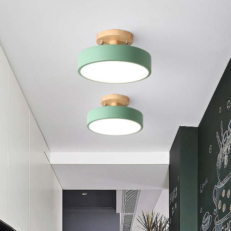 Nowoczesna lampa sufitowa LED wykonana z drewna