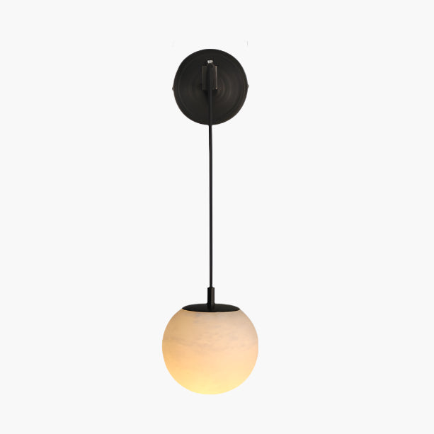 Minimalistyczna lampa ścienna Marbell