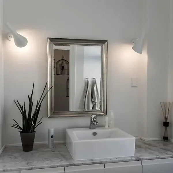 Nowoczesna minimalistyczna lampa LED