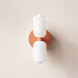 Elegancka akrylowa lampa ścienna góra-dół
