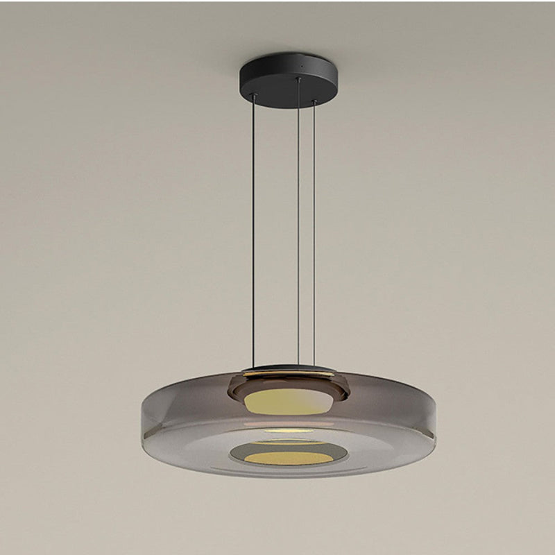 Szklane lampy wiszące w stylu Bauhaus