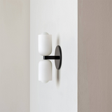 Elegancka akrylowa lampa ścienna góra-dół