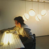 Crescent Pendel Lampa