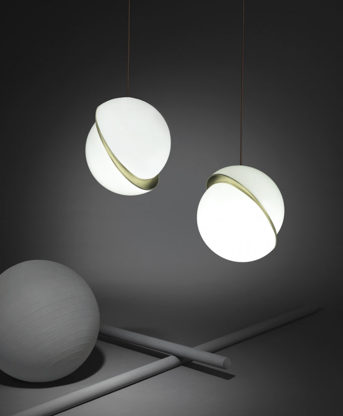 Crescent Pendel Lampa