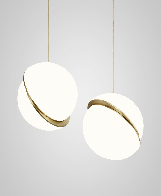 Crescent Pendel Lampa