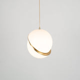 Crescent Pendel Lampa