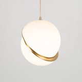 Crescent Pendel Lampa