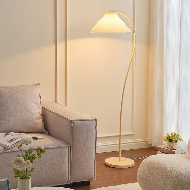 Plisowana lampa podłogowa Crescini