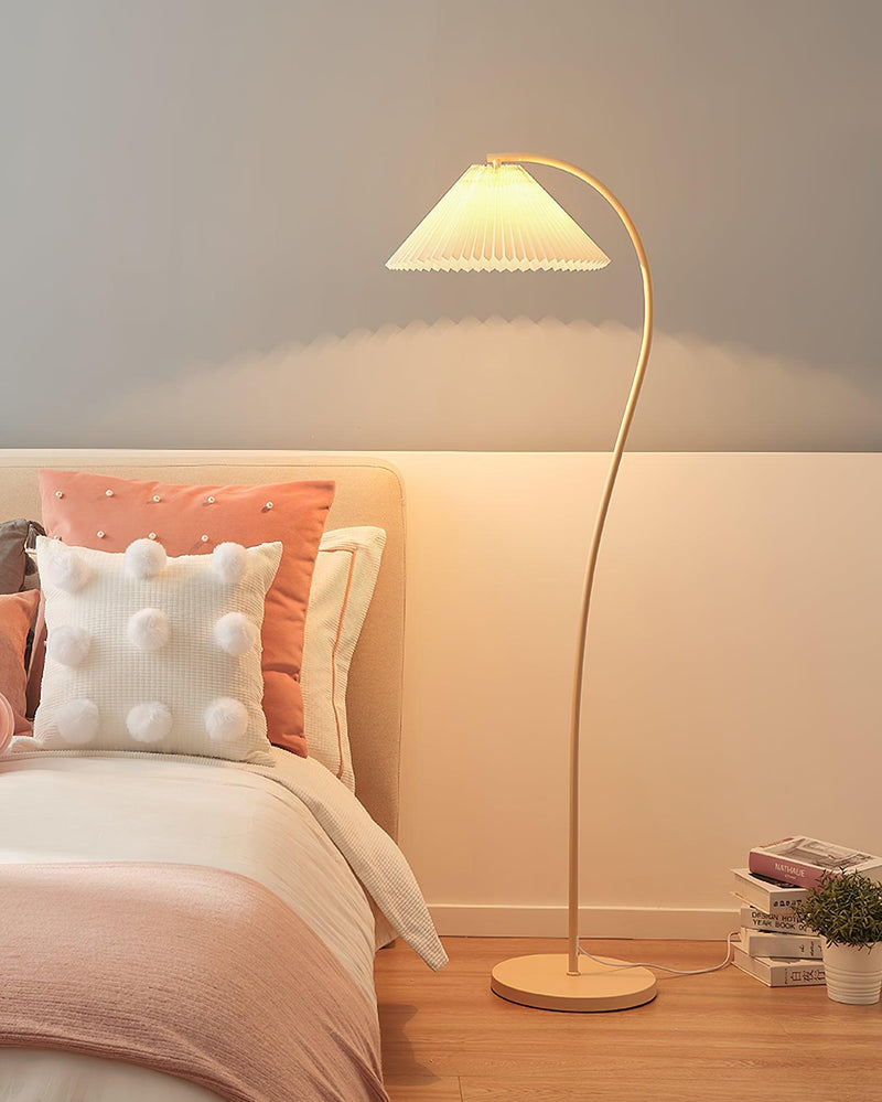 Plisowana lampa podłogowa Crescini