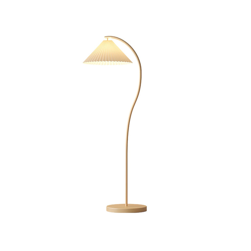 Plisowana lampa podłogowa Crescini