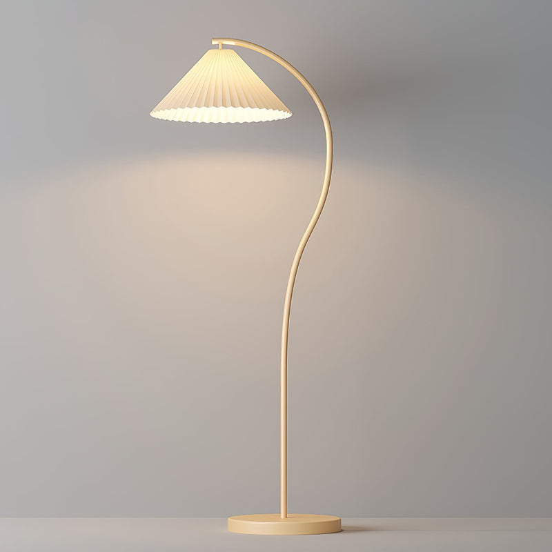 Plisowana lampa podłogowa Crescini