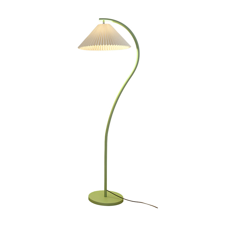 Plisowana lampa podłogowa Crescini