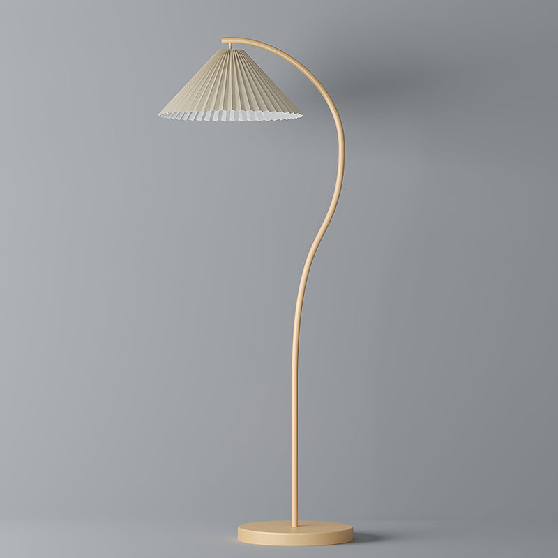Plisowana lampa podłogowa Crescini