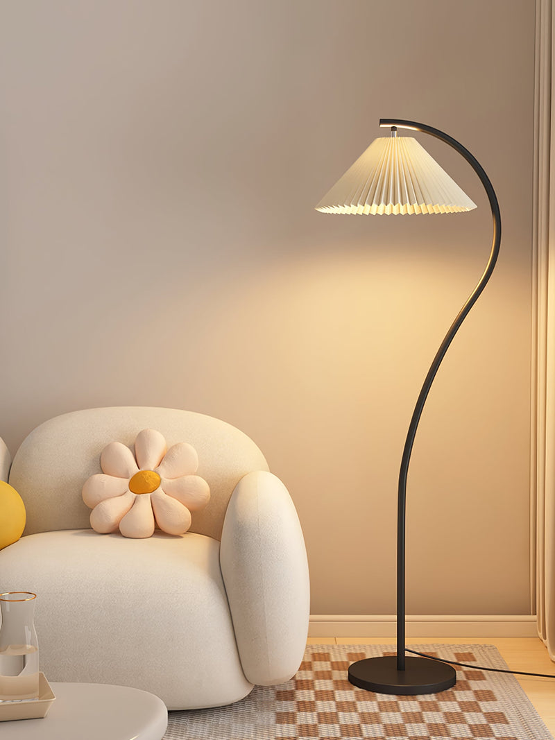 Plisowana lampa podłogowa Crescini