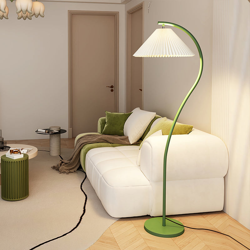 Plisowana lampa podłogowa Crescini
