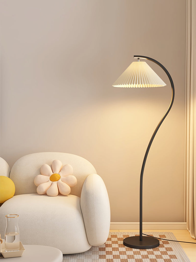 Plisowana lampa podłogowa Crescini