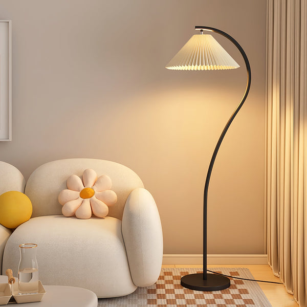 Plisowana lampa podłogowa Crescini
