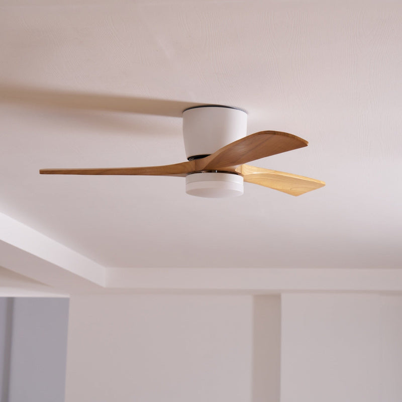 Dřevěný stropní ventilátor