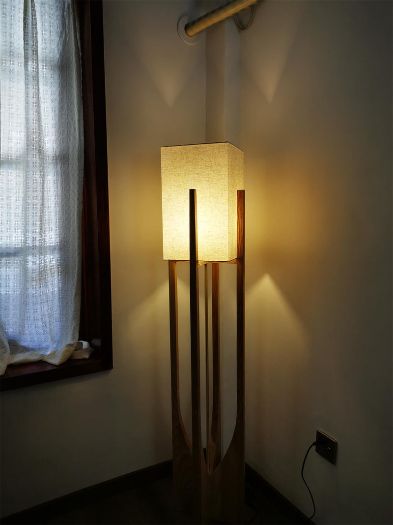 Lampa podłogowa Fairbanks