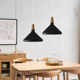 French Macaron Konisk Taklampa I Metall