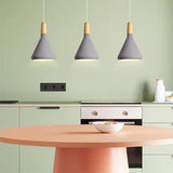 French Macaron Konisk Taklampa I Metall