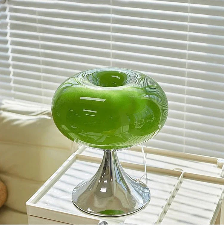 Lampa stołowa Apple w stylu antycznym