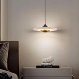 Lampa Med Flygande Tefat I Marmor