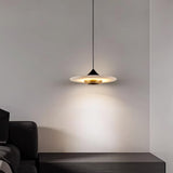 Lampa Med Flygande Tefat I Marmor