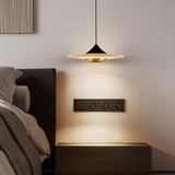 Lampa Med Flygande Tefat I Marmor