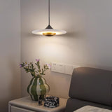 Lampa Med Flygande Tefat I Marmor