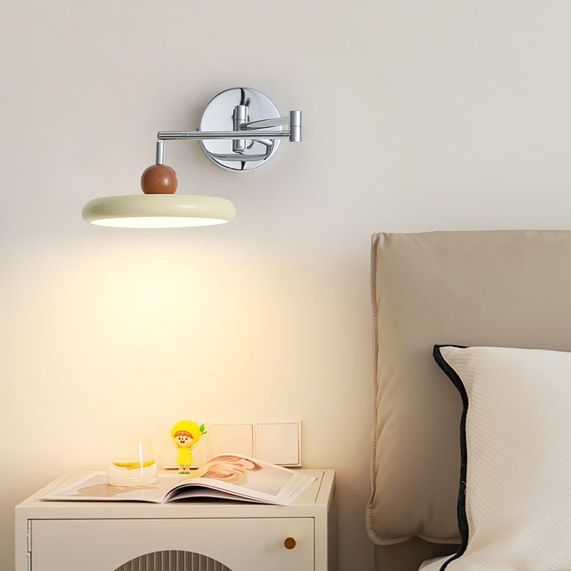 Lola Vägglampa Med Svängbar Arm